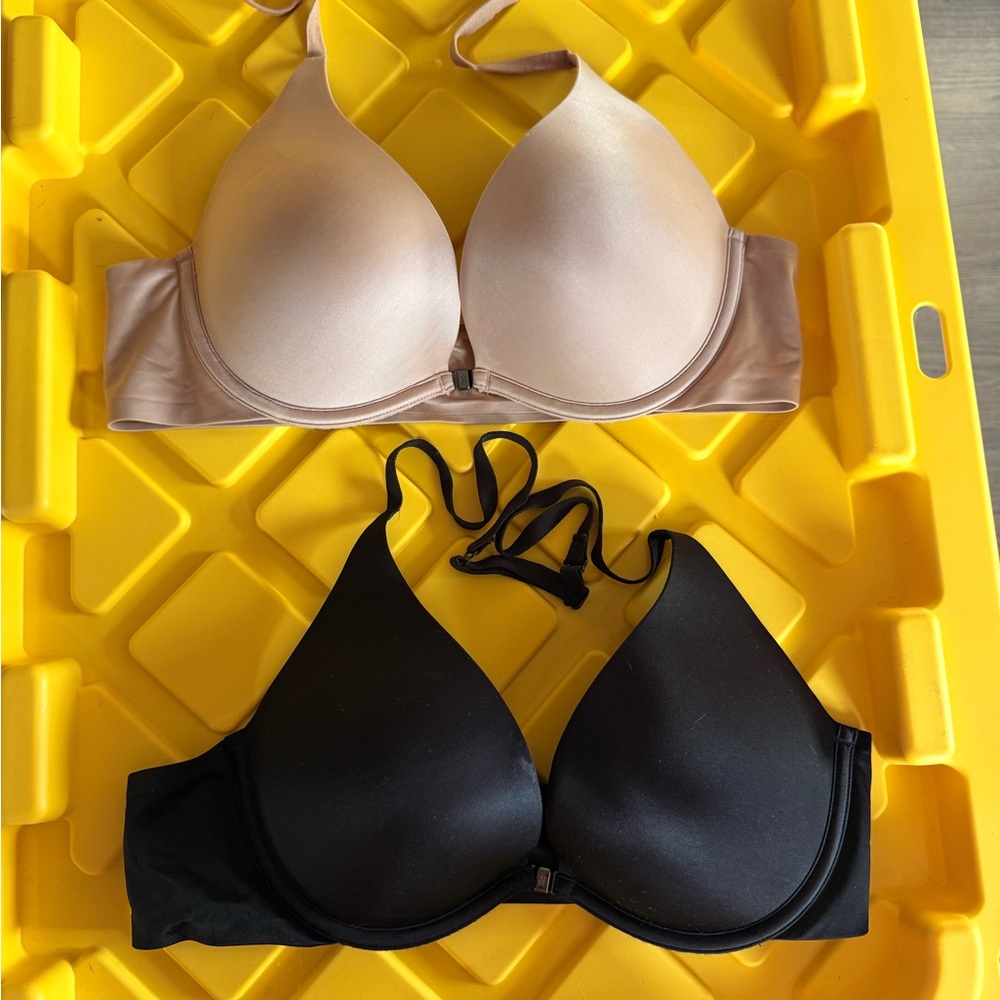 Victoria's Secret Black and Cream Bras